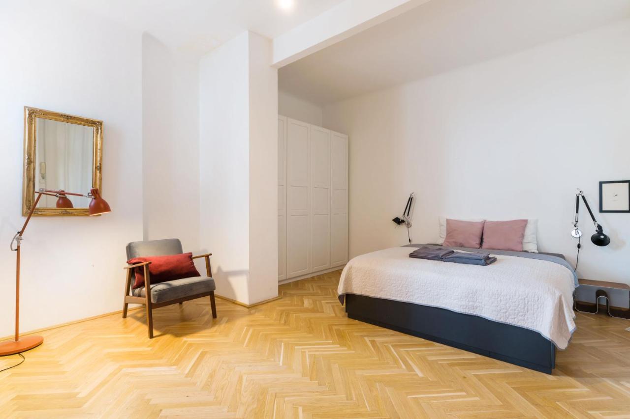 Klauzal Apartment W/3 Bedrooms, French Balcony 布达佩斯 外观 照片